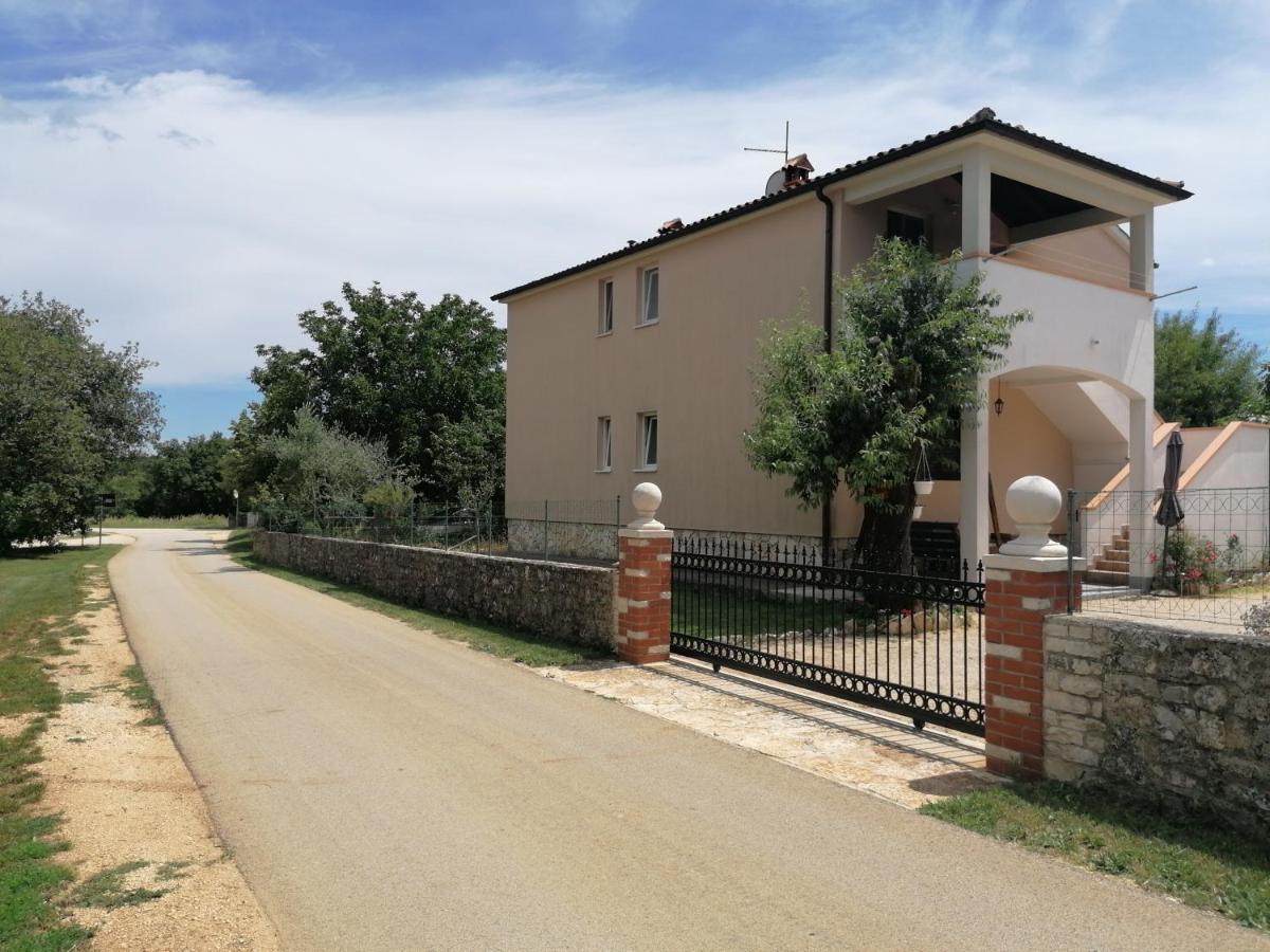 Appartamento House Mario Near Rovinj Kanfanar Esterno foto